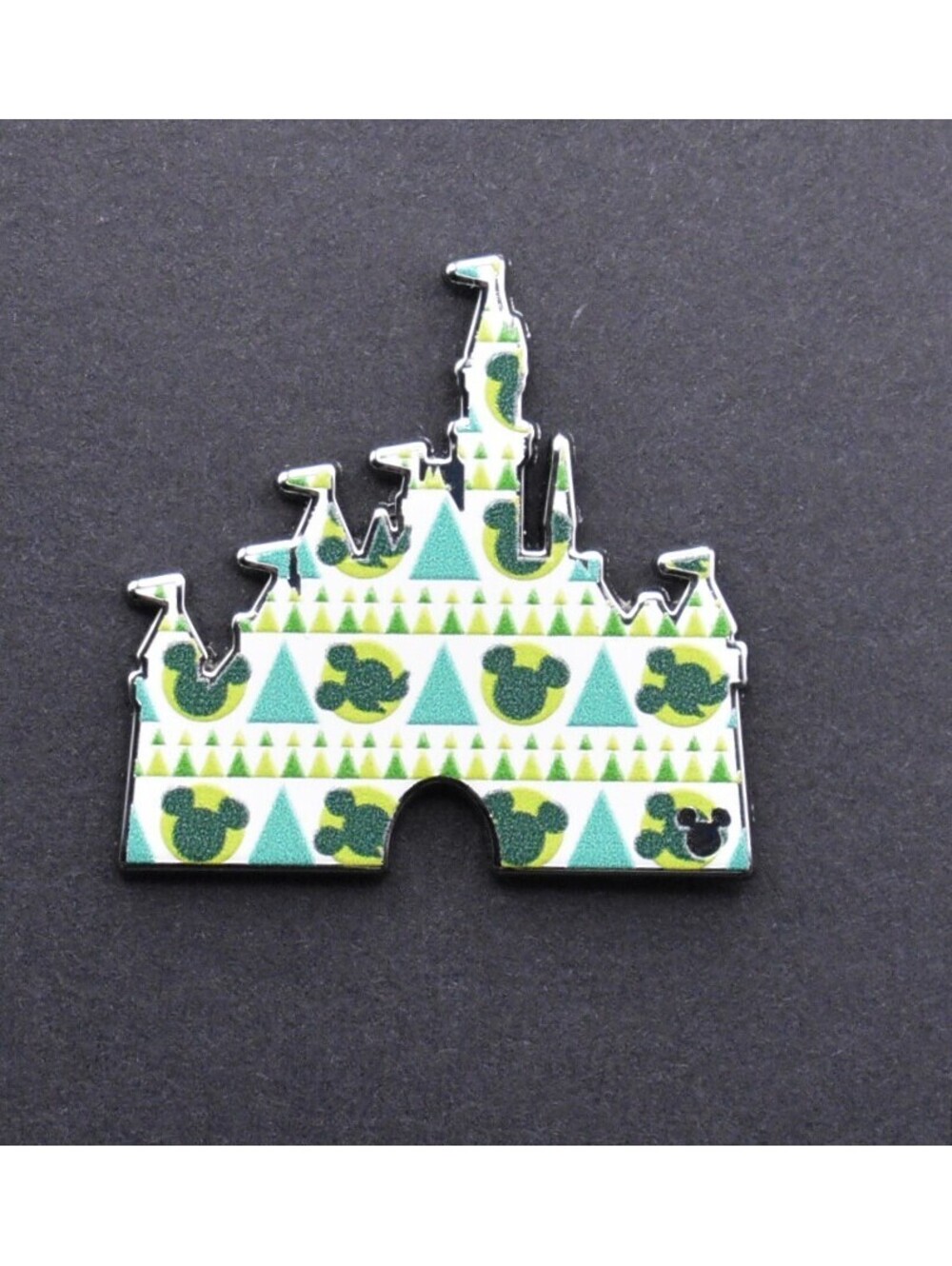Disney DLR Mickey Mouse Castles Hidden 2025 Wave B Pin (C6)